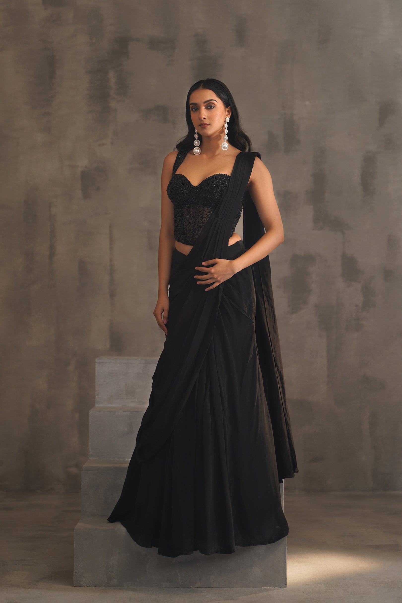 DC45 BLACK CORSET DRAPE SAREE
