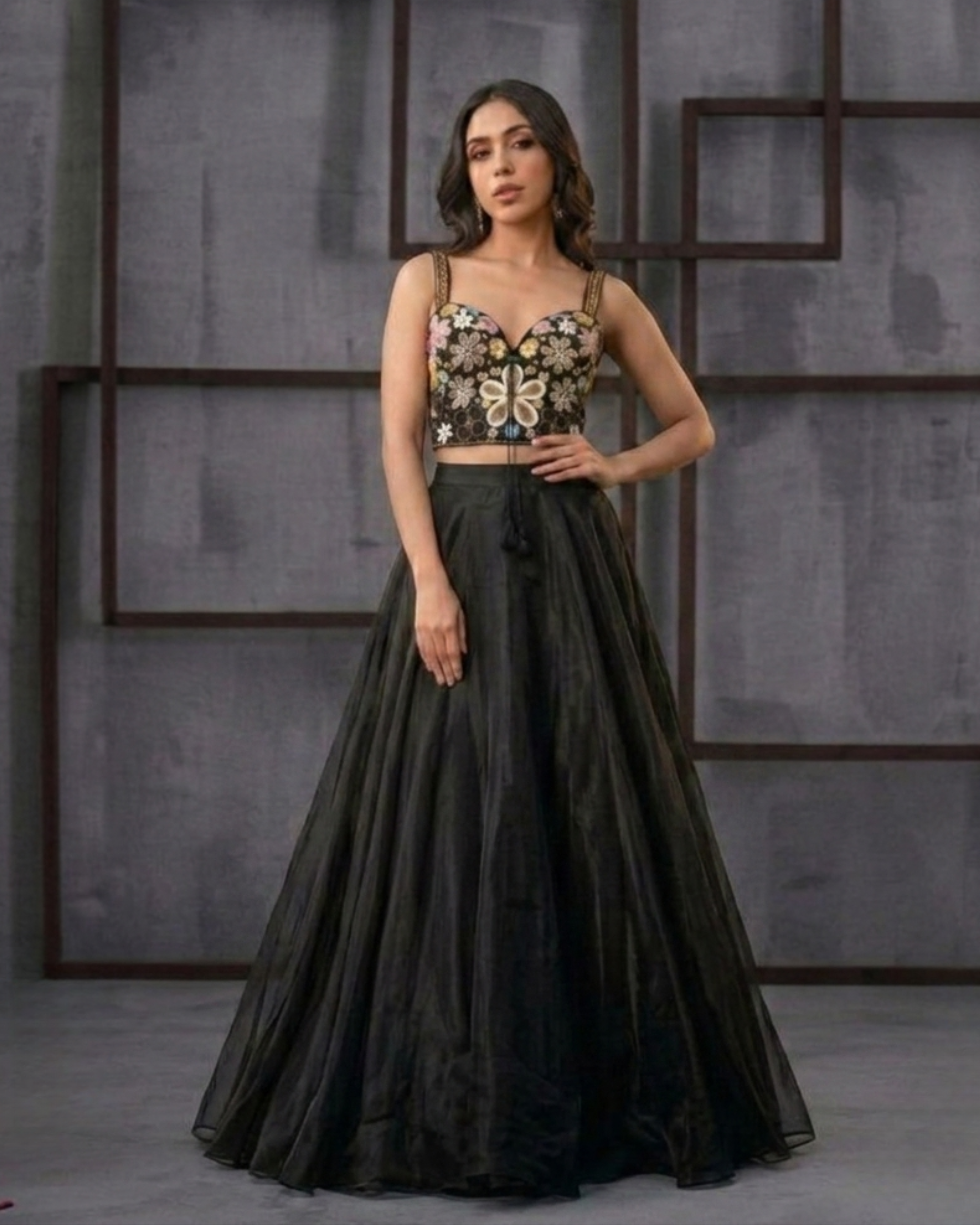 MUS003 Black emb corset, lehnga set